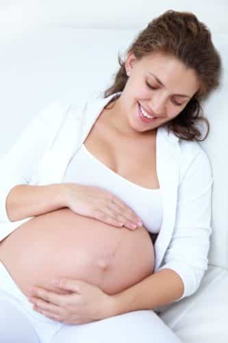 Photo - femme enceinte souriante