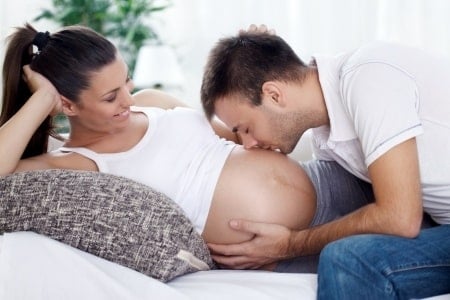 Photo - papa et femme enceinte - 27-28 semaines de grossesse