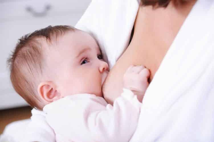 Photo - bébé allaité meilleur tire lait