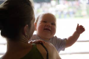 Photo - maman et bébé - vision du bébé