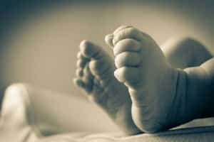 Photo - pieds de bébé naissant