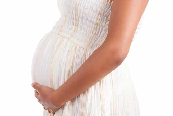 Photo - ventre femme enceinte - Rupture de la poche des eaux