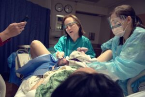 Photo - Intervenants de la santé à l'accouchement - Les besoins d’une mère en travail et pendant l’accouchement