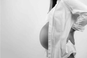 Photo - Femme enceinte : Billet La perte de cheveux pendant la grossesse et après l’accouchement