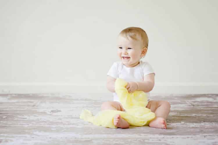 Photo - Bébé heureux - Les produits homéopathiques et l'enfant