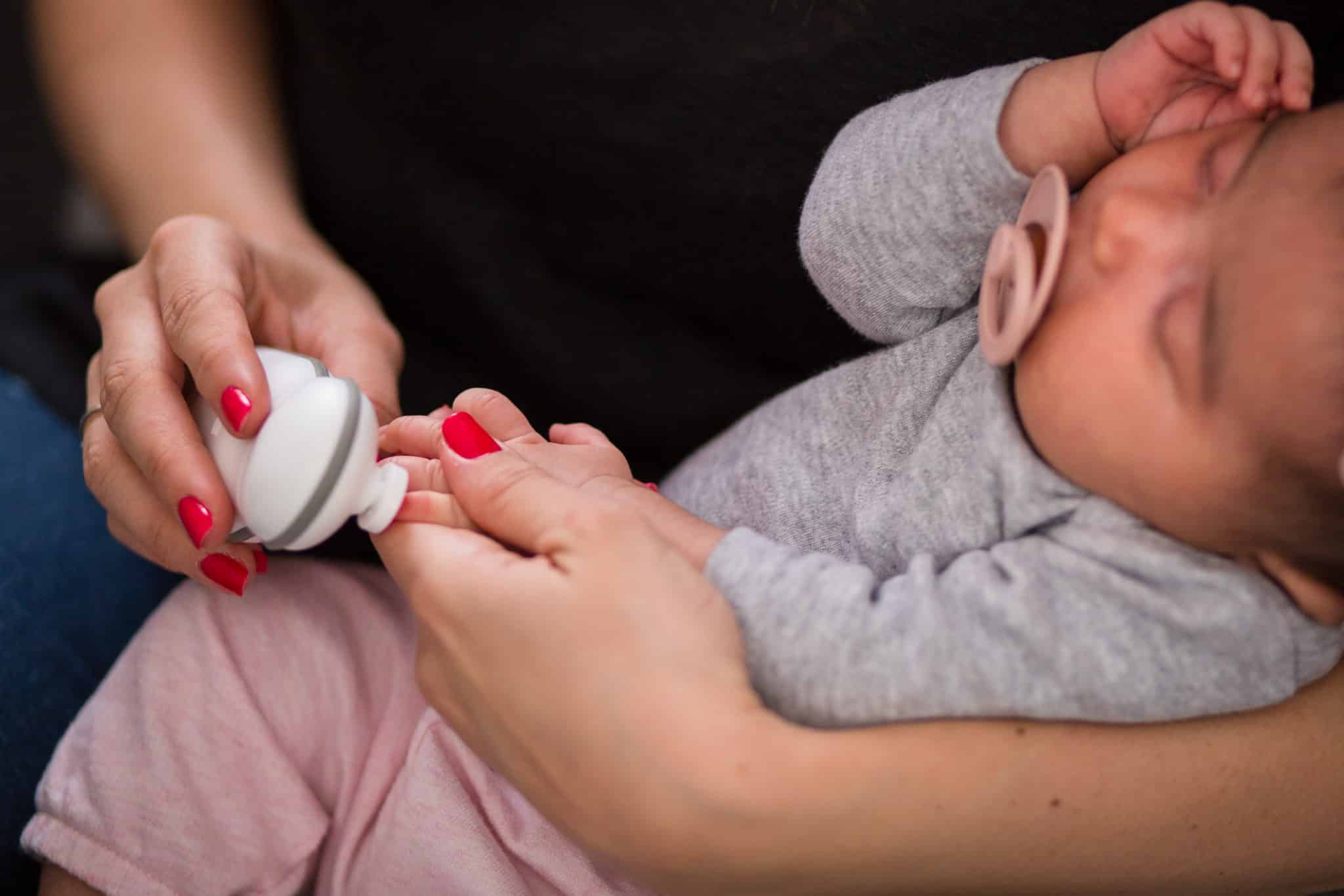 Soins Des Ongles D Un Bebe Marie Fortier